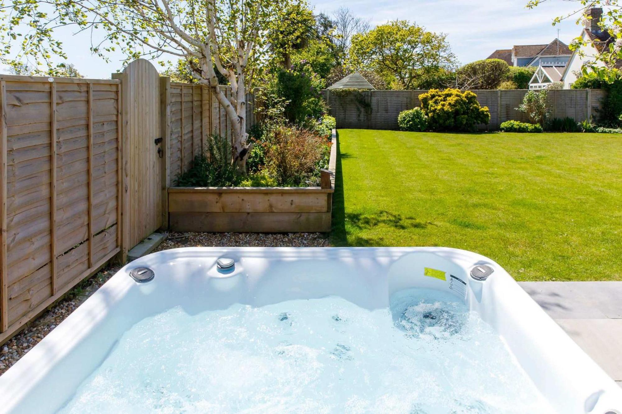 Spacious Home For 8 In Witterings - Walk To Beach East Wittering Kültér fotó