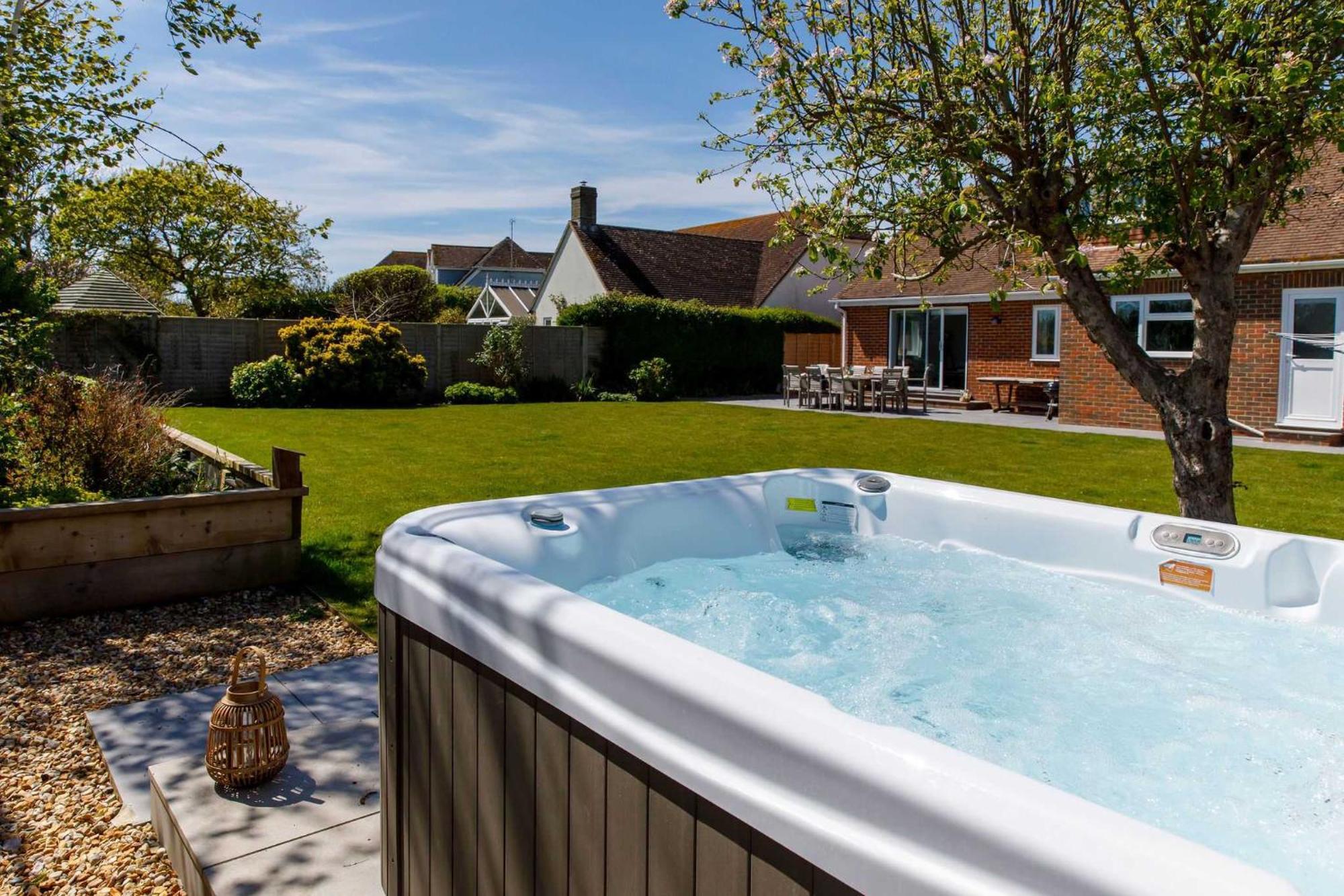 Spacious Home For 8 In Witterings - Walk To Beach East Wittering Kültér fotó